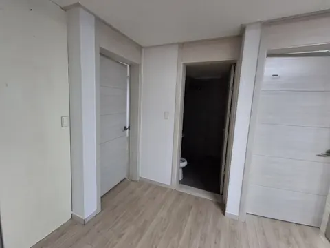 욕실 문이 보이는 복도 현장